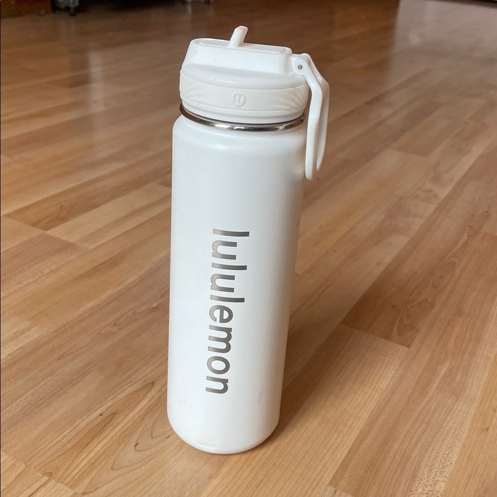 White Lululemon water bottle